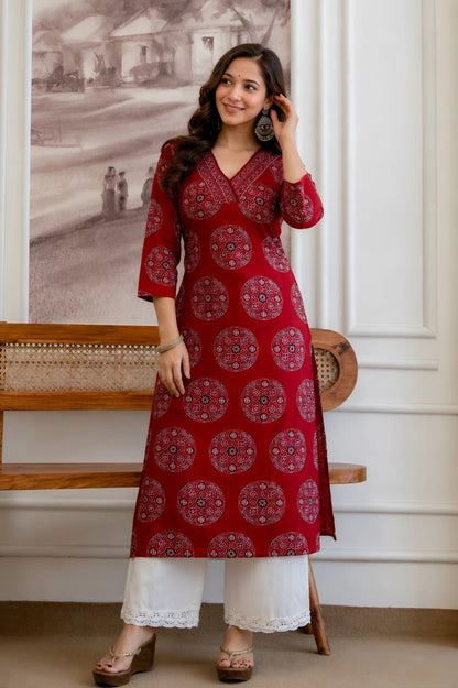 Hunaiza Printed Pure Cotton Straight Kurta for Women (Maroon)